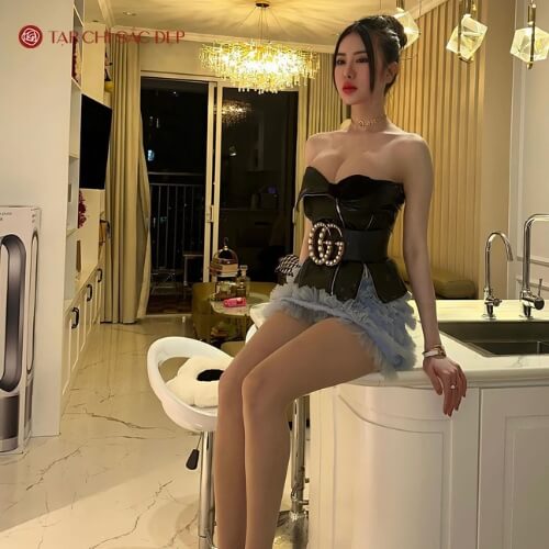 Người mẫu ngực đẹp Việt Nam