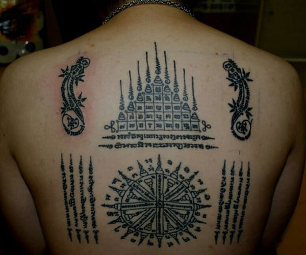 Hình xăm Unalome có dạng tháp lò xo xoắn ốc là biểu tượng tâm linh phổ  biến tại Thái Lan Campuchia  Hình xăm nghệ thuật Lucky Tattoo
