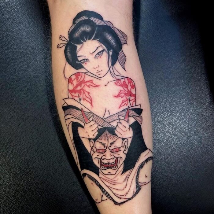 Tattoo cô gái Trung Hoa trên chân sắc màu23