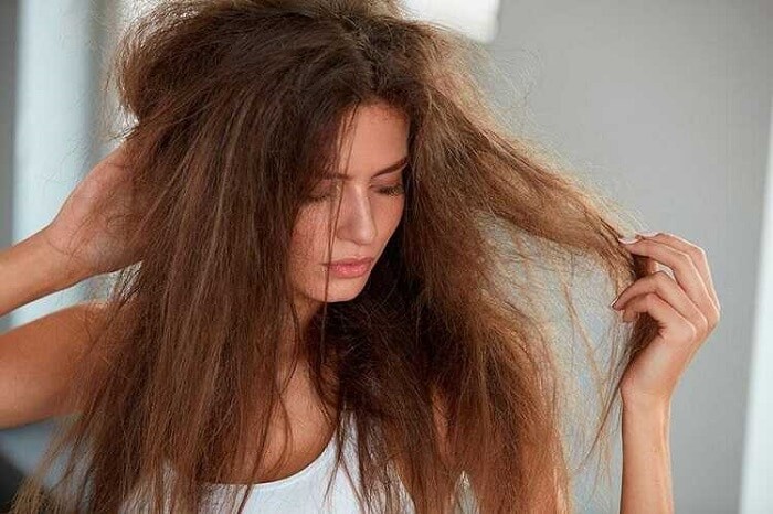 Tóc xoăn thô cứng nên ủ tóc 2 lần/ tuần2