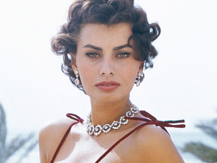 Chân mày Sophia Loren
