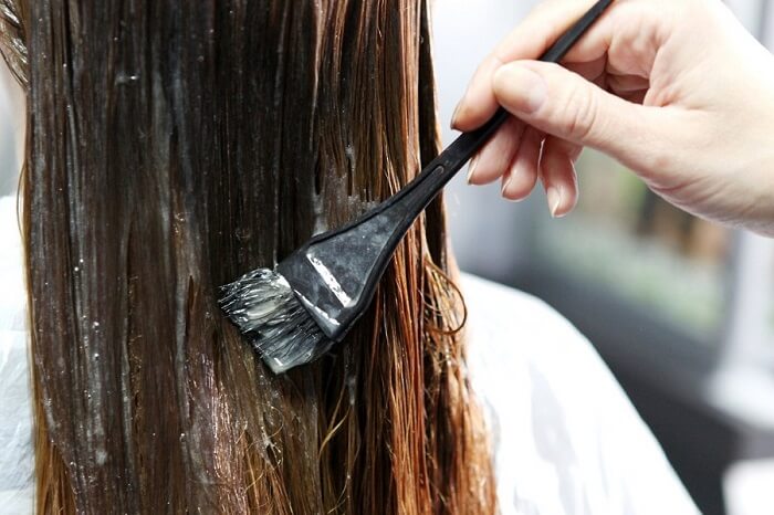 tóc tẩy nhuộm đen có khả năng khô và xơ rối cao4