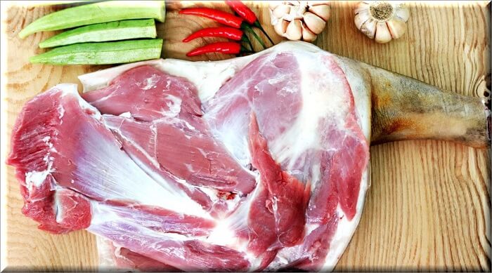 Thịt dê chứa nhiều hàm lượng, chất dinh dưỡng như vitamin B1, B2, B12, kali, kẽm, sắt, photpho,…1